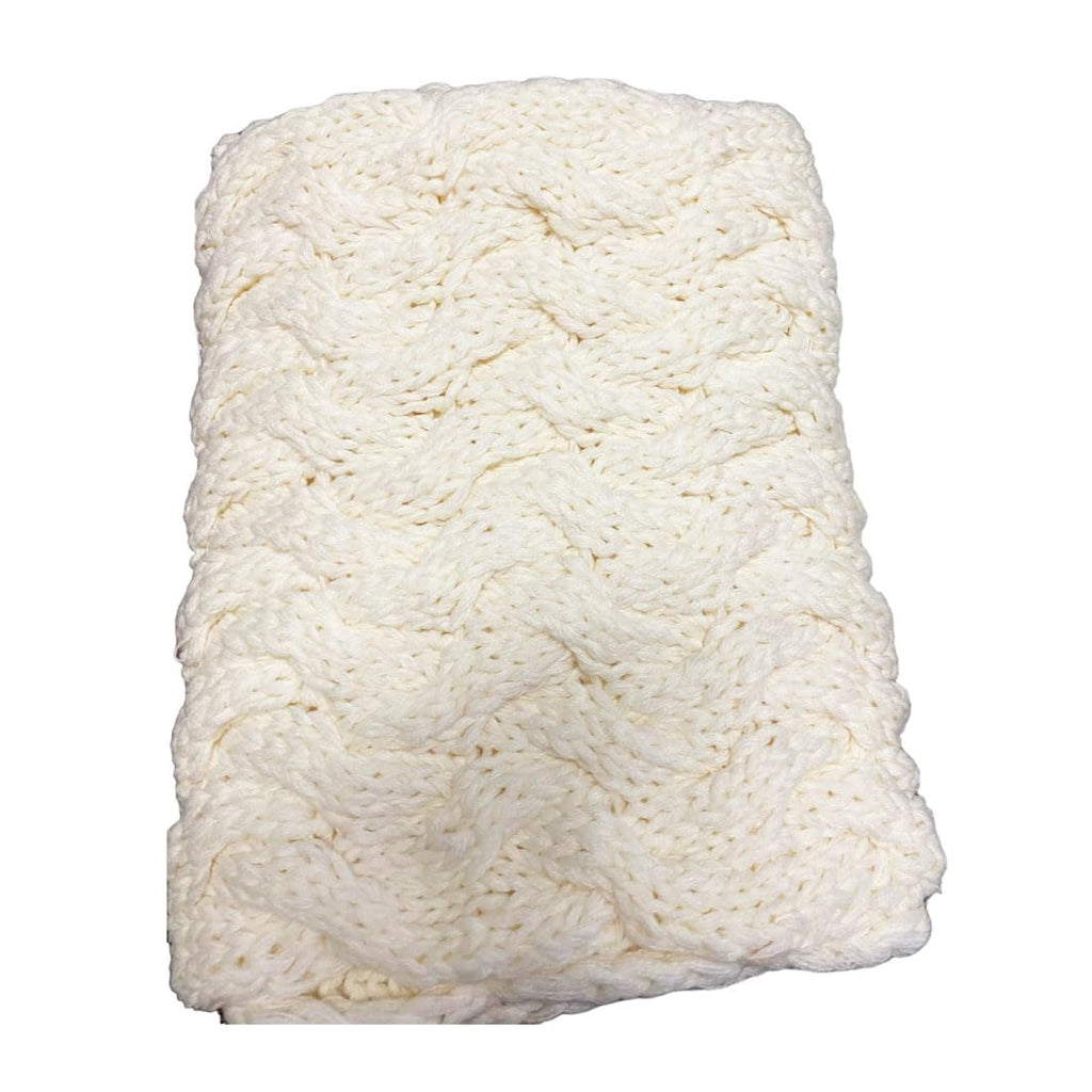Twist Infinity Scarf (Ivory) - Luxurious Cable Knit Design for Ultimate Warmth