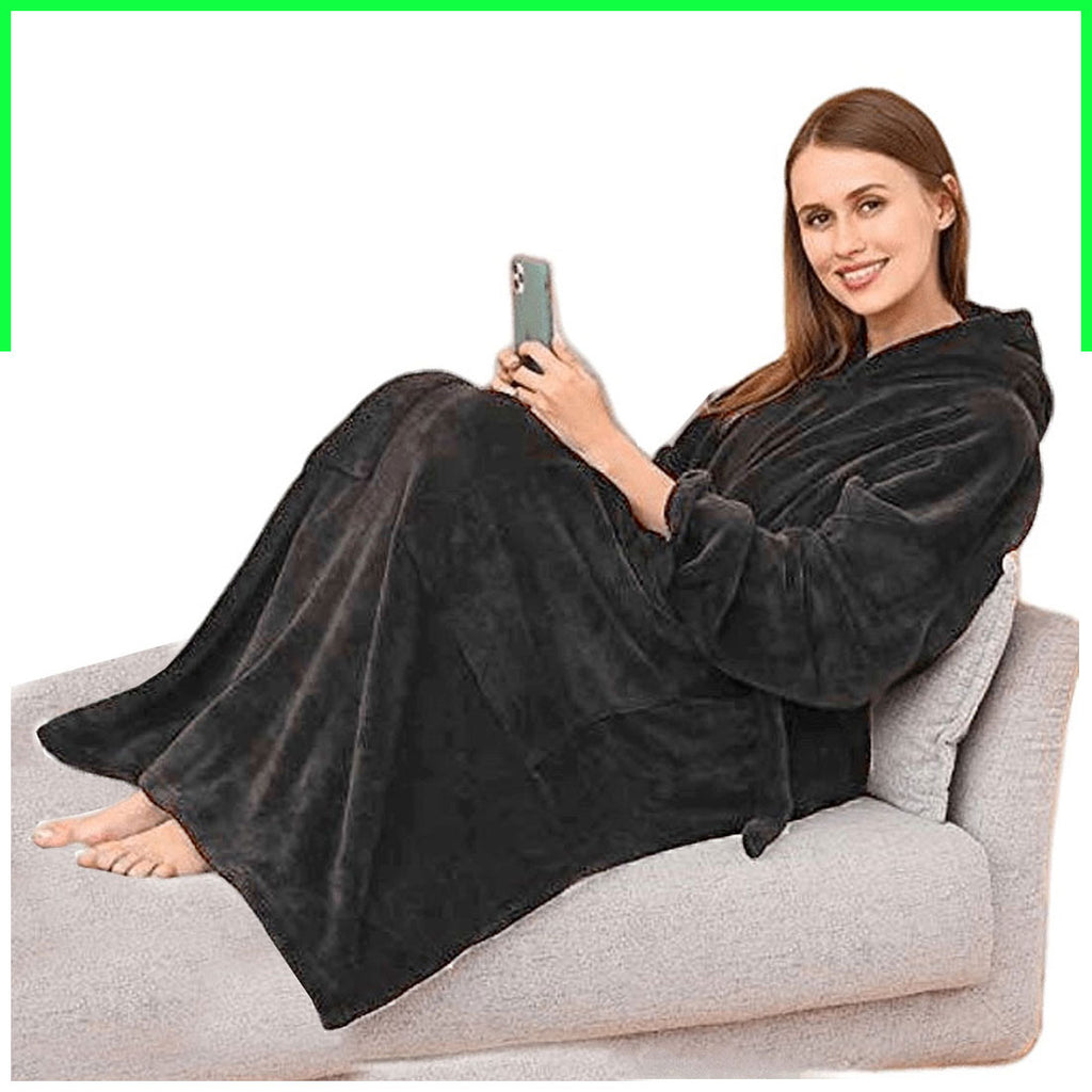 Cuddlee Blanket with Sleeves in Black